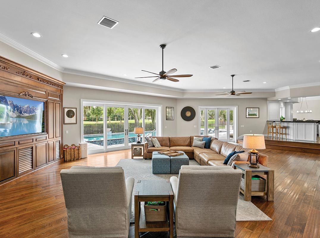 Executive Estate in Avila Golf and Country Club